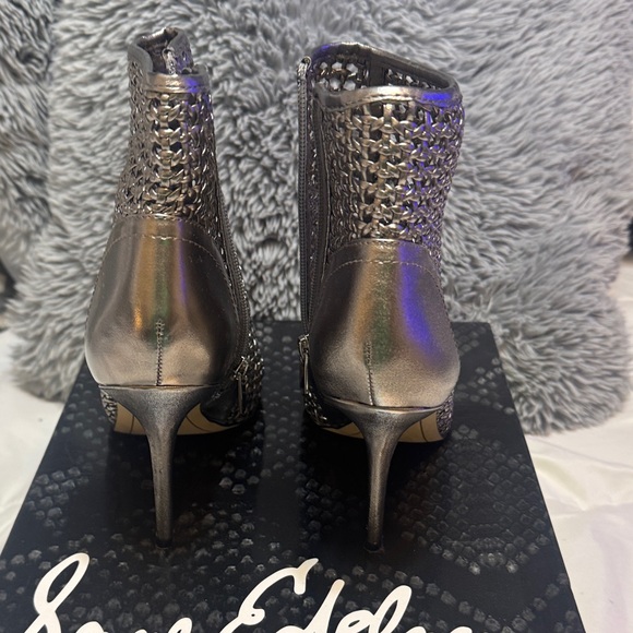 Sam Edelman Black Textured Box - Picture 2 of 4